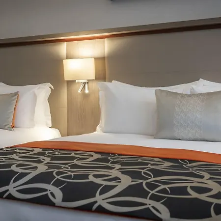 Clayton Hotel 4*