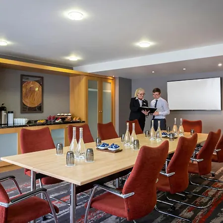Clayton Hotel 4*