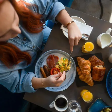 ホテル クレイトン 4*