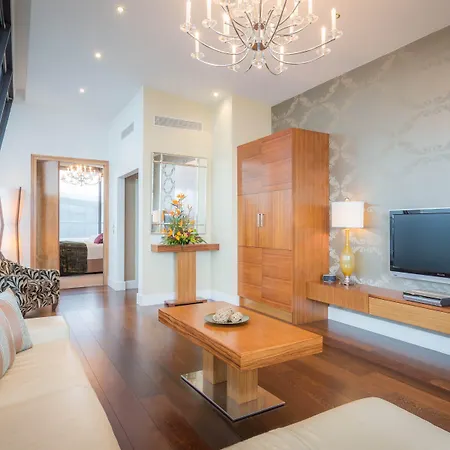 クレイトン ホテル 4*