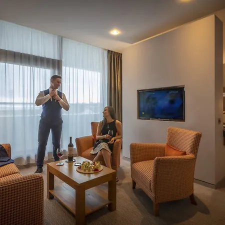 ホテル クレイトン 4*