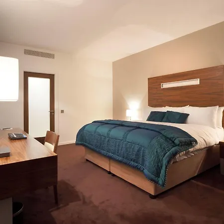Otel Clayton