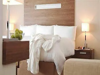 Clayton Otel 4*