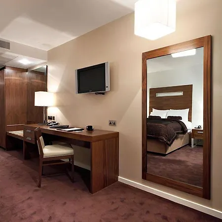 Clayton Hotel 4*