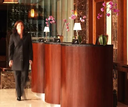 Clayton Hotel 4*
